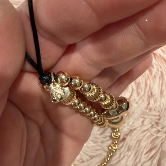 Velvet Caviar Gold Metallic Heart Phone Charm - Picture 10 of 11